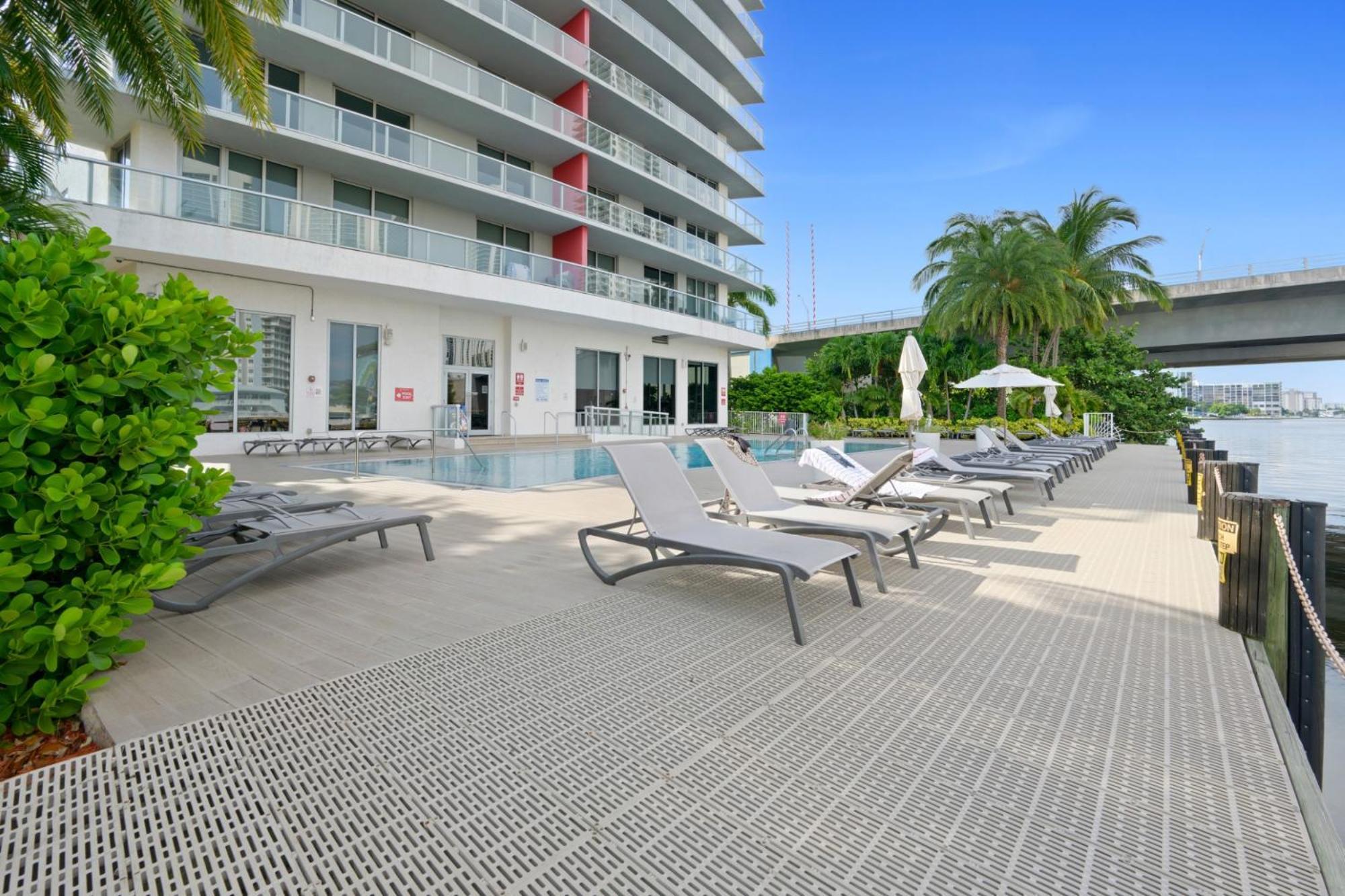 Hallandale Sky Water View Hallandale Beach Esterno foto