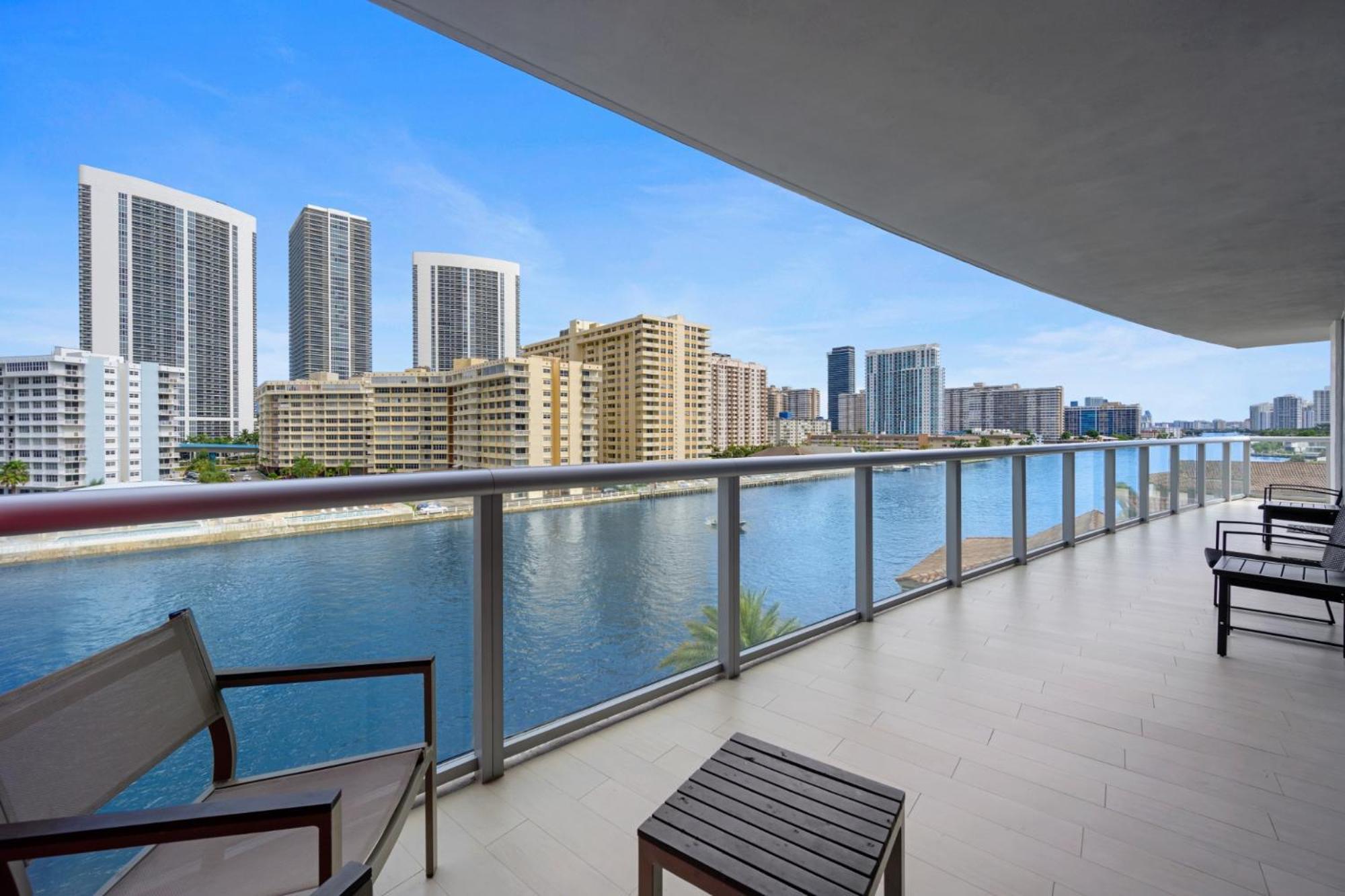 Hallandale Sky Water View Hallandale Beach Esterno foto